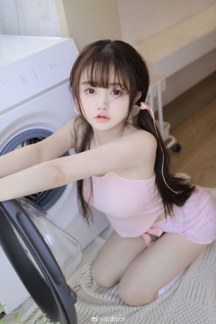 曲婉婷癌症消息引发热议，网友热议：这是否为现世报？